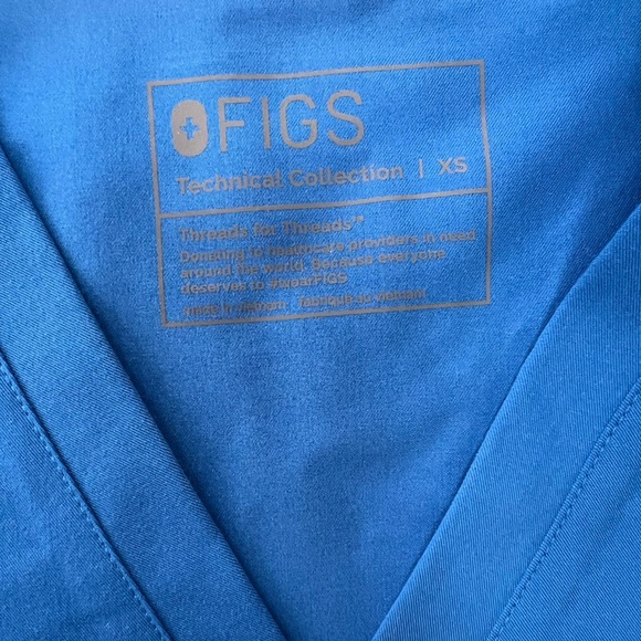 NWT FIGS Catarina One-Pocket Scrub Top V-Neck Royal Blue Short Sleeve, size XS - Picture 5 of 7